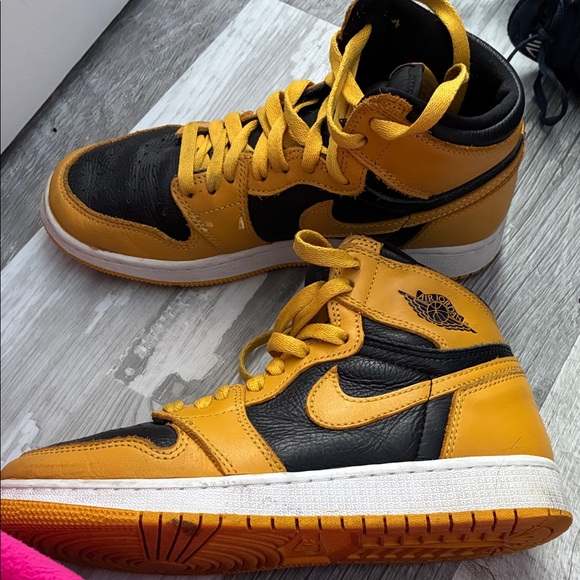 Nike Black and Yellow High-Top Sneakers - youth - Picture 3 of 10